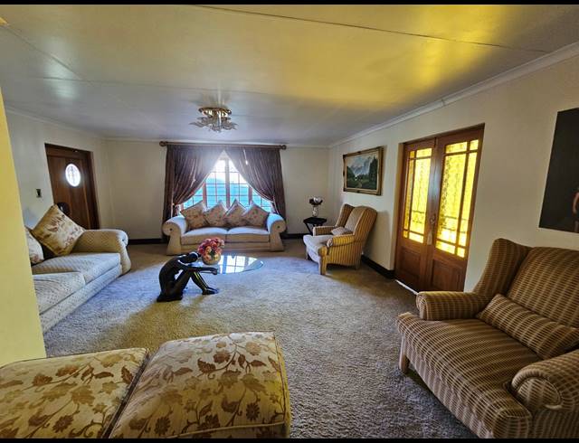 4 bed property for sale in MONTANA TUINE